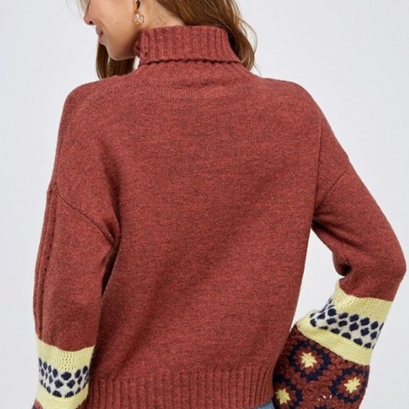 NWT Crotchet Sleeve Sweater - Picture 5 of 6